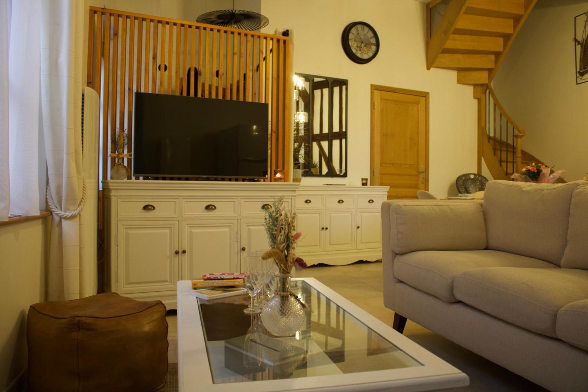 Maison Chaleureuse Au Cœur De Valery Sur Somme Hébergement de vacances *